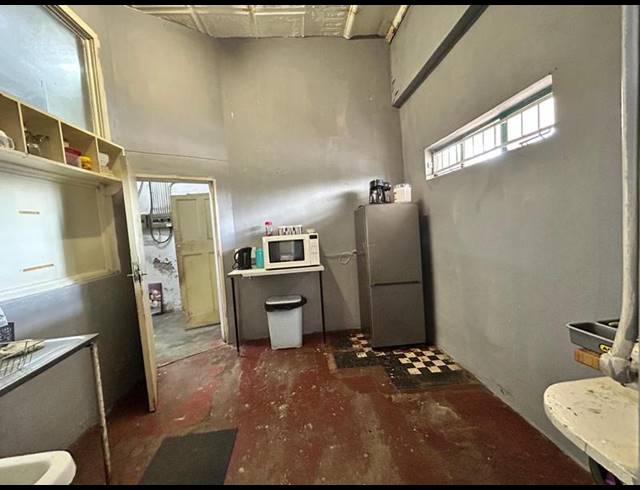 BUSINESS FOR SALE IN SPRINGS CENTRAL